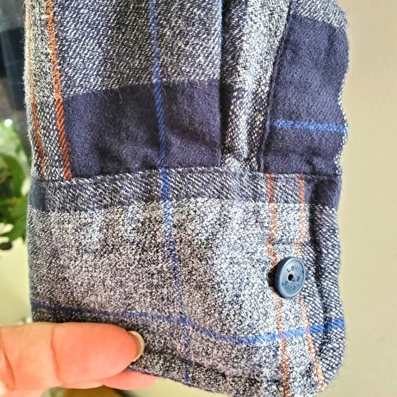 LEVI'S Men's Booth Regular-Fit Plaid Flannel Shirt Gray Large - Picture 6 of 6
